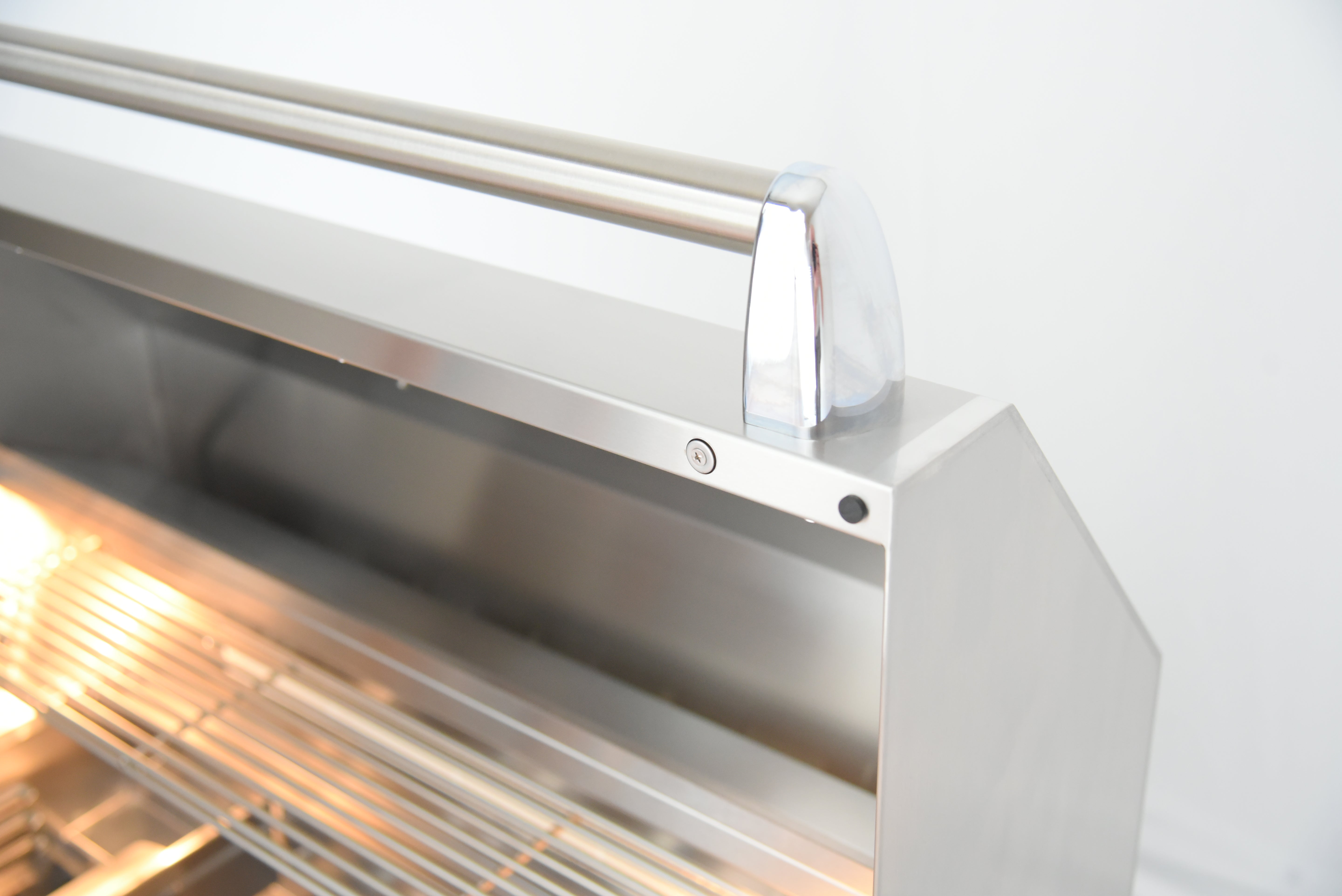 Kokomo Professional Series 4-Burner Gas Grill
