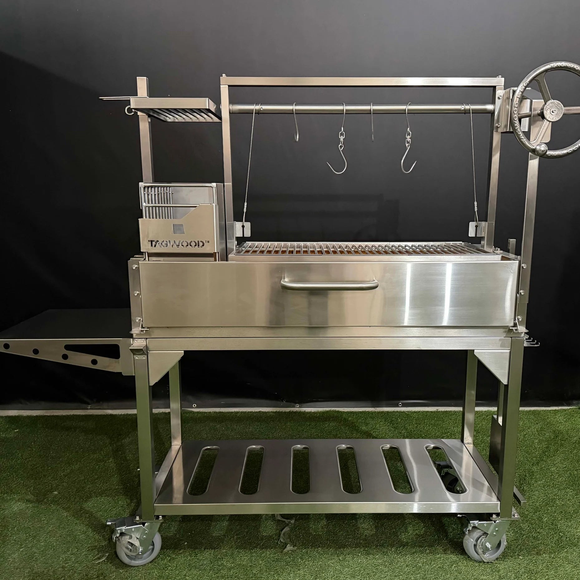 Tagwood Freestanding Stainless Steel Santa Maria Grill